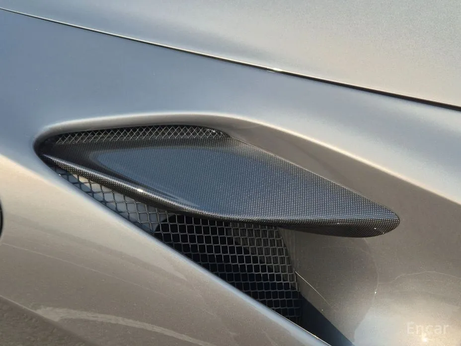 Фото 18 - Ferrari F8