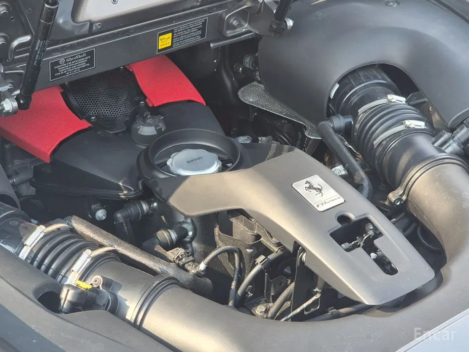 Фото 6 - Ferrari F8