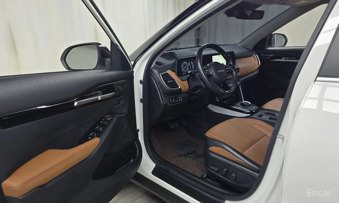 Фото 10 - Kia Seltos