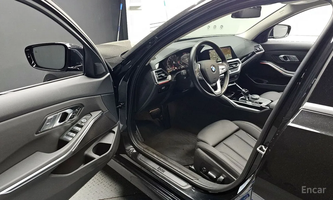 Photo 10 - BMW 3 Series