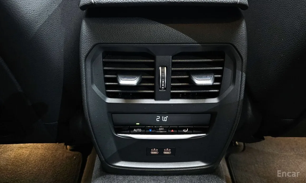 Photo 18 - BMW 3 Series