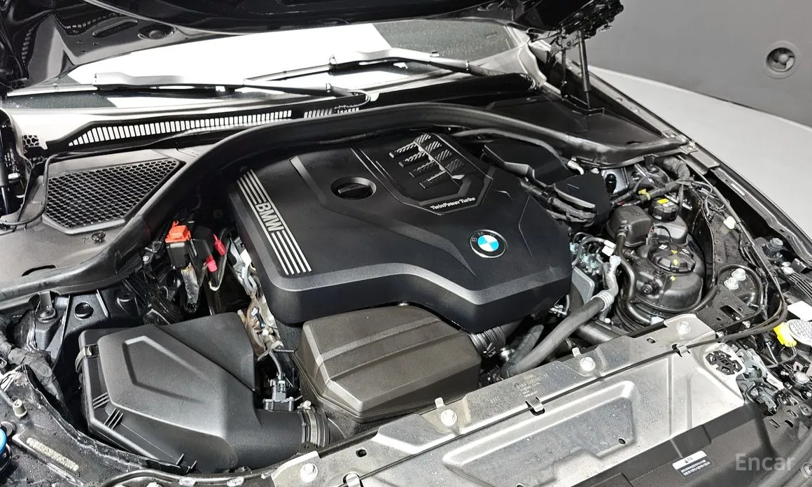 Photo 6 - BMW 3 Series