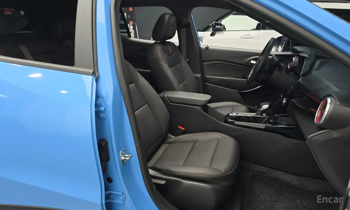 Photo 10 - Chevrolet Trax