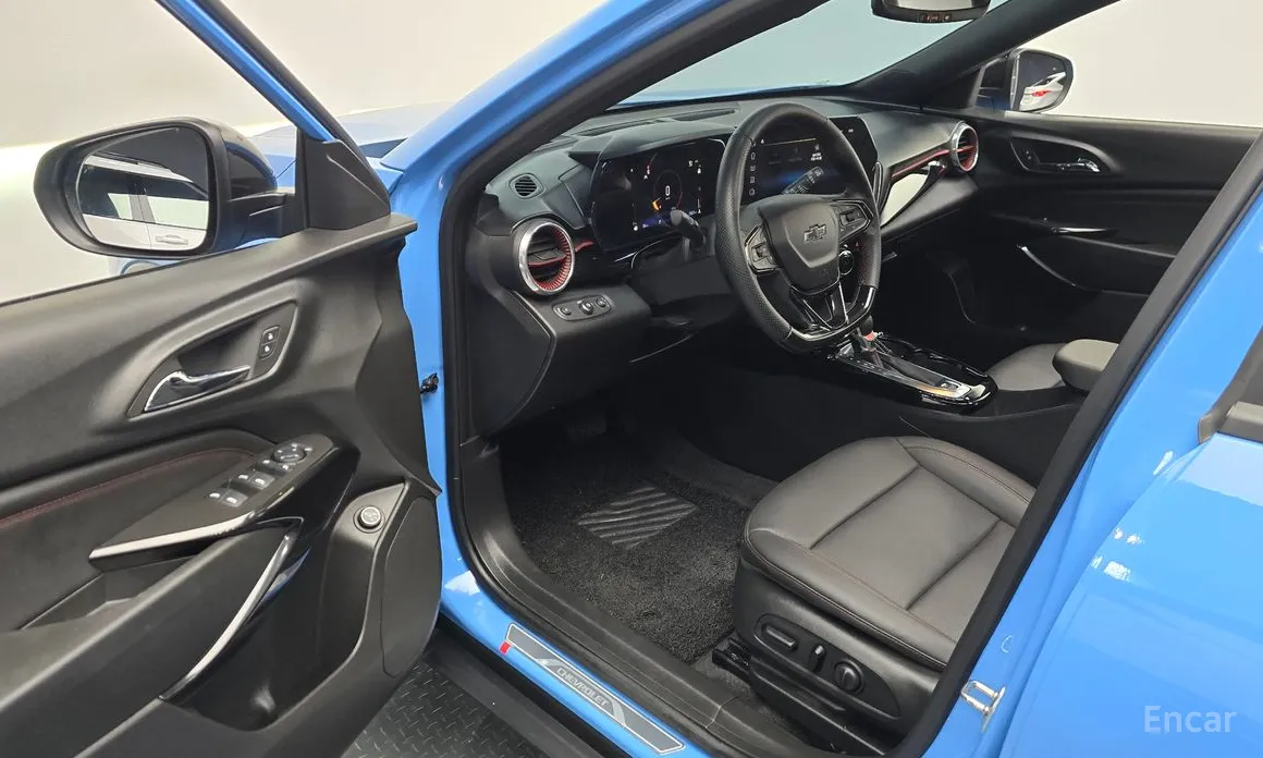 Photo 11 - Chevrolet Trax