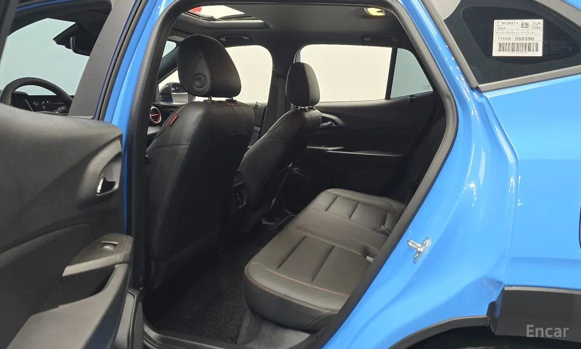 Photo 12 - Chevrolet Trax