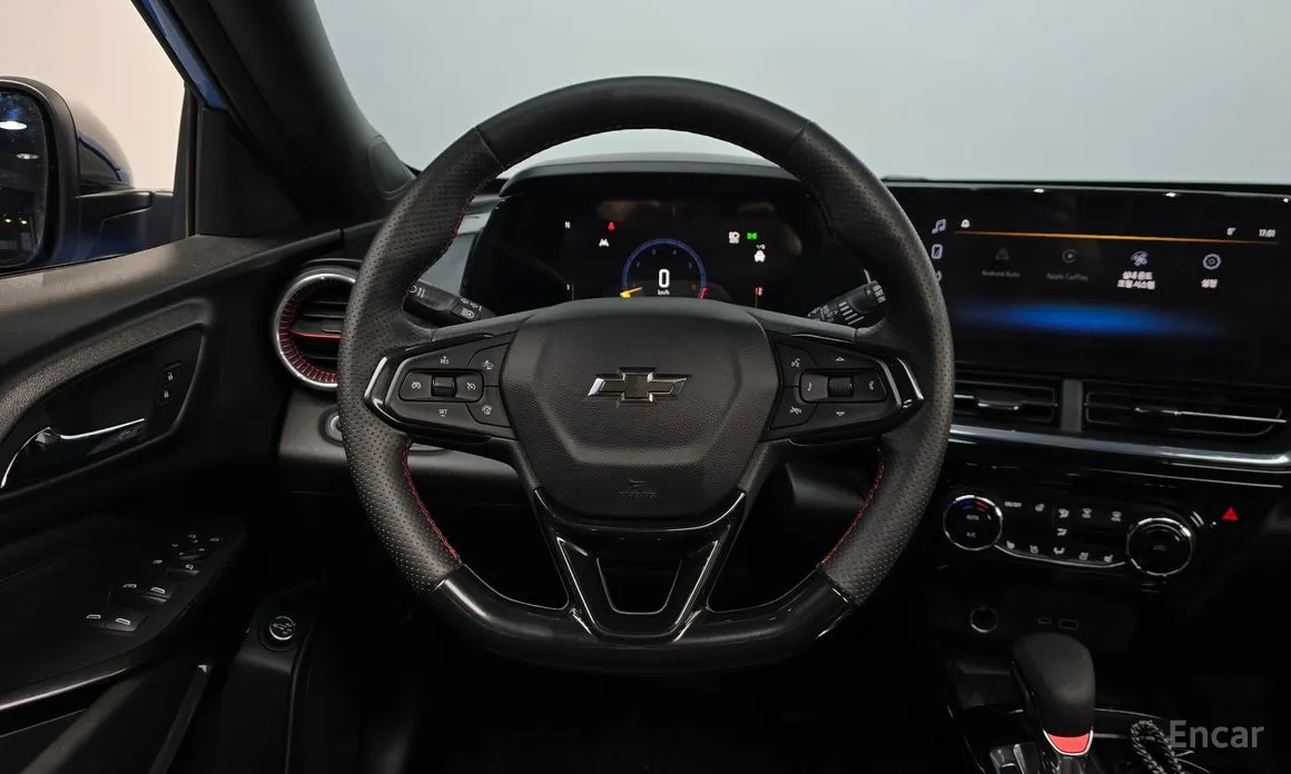 Photo 13 - Chevrolet Trax