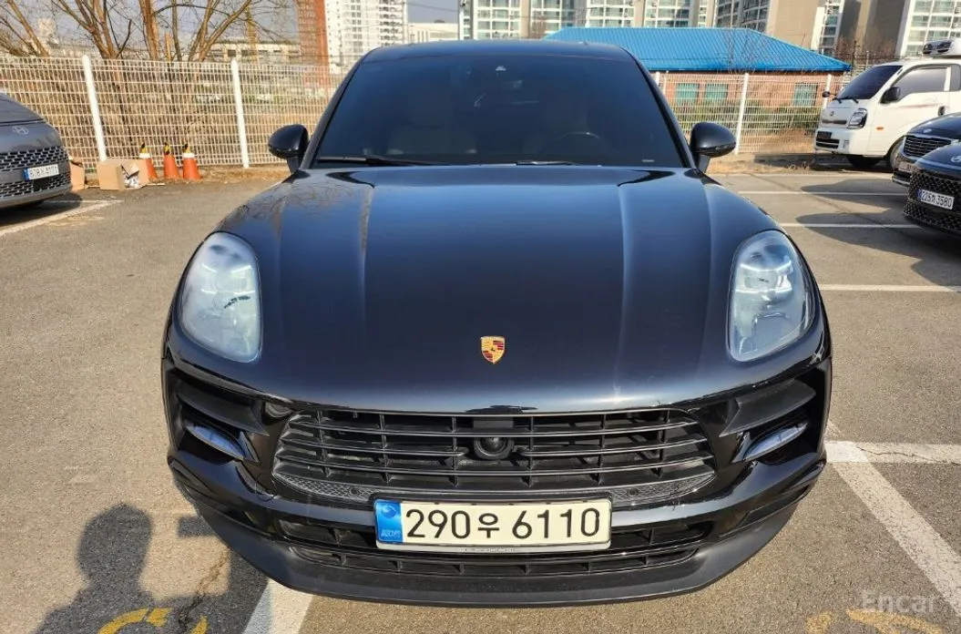 Фото 1 - Porsche Macan