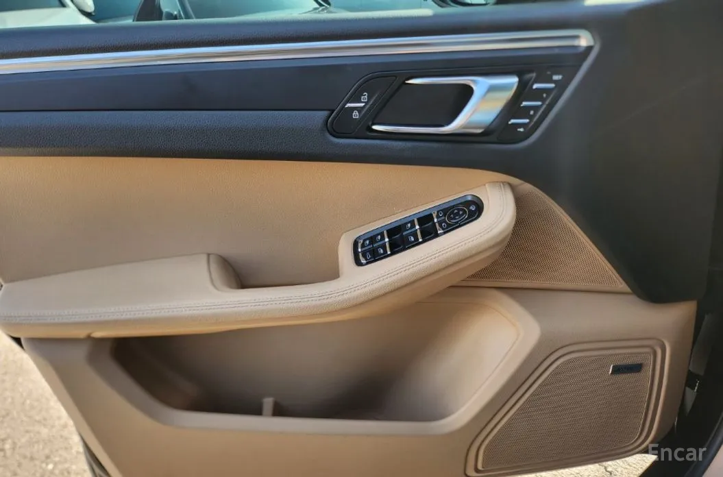 Фото 13 - Porsche Macan