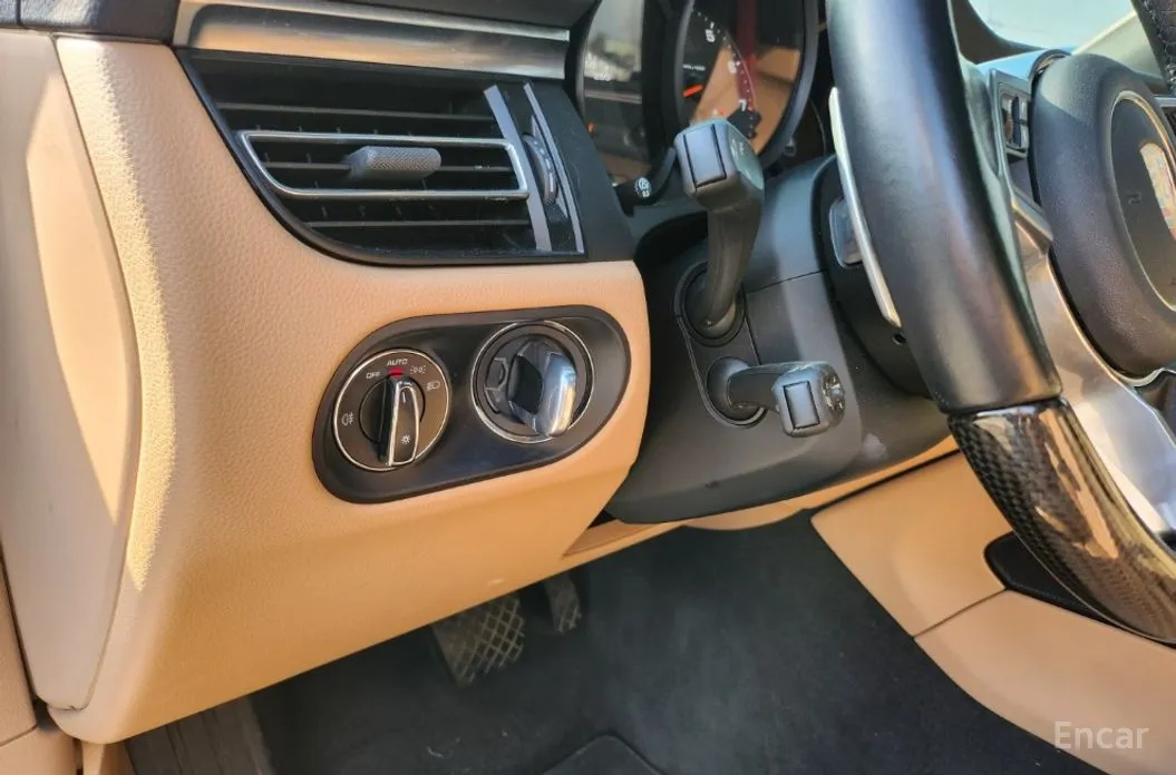 Фото 14 - Porsche Macan