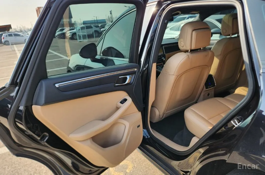 Фото 15 - Porsche Macan