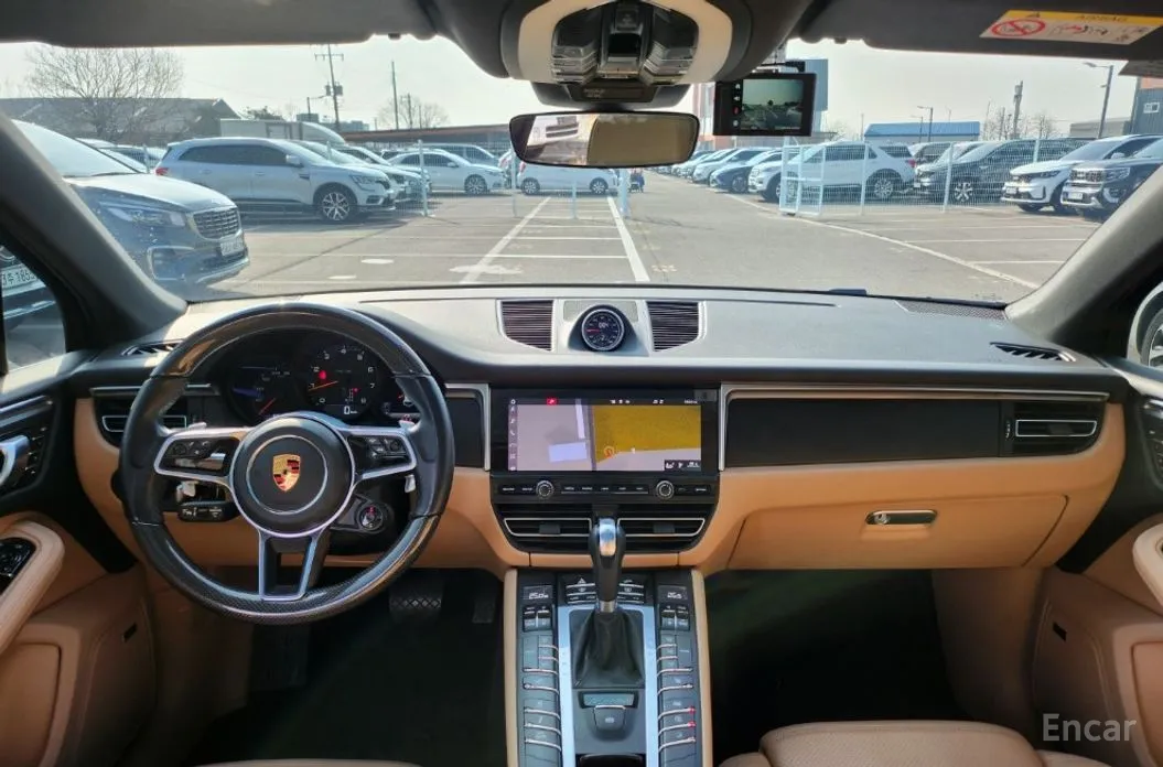 Фото 16 - Porsche Macan