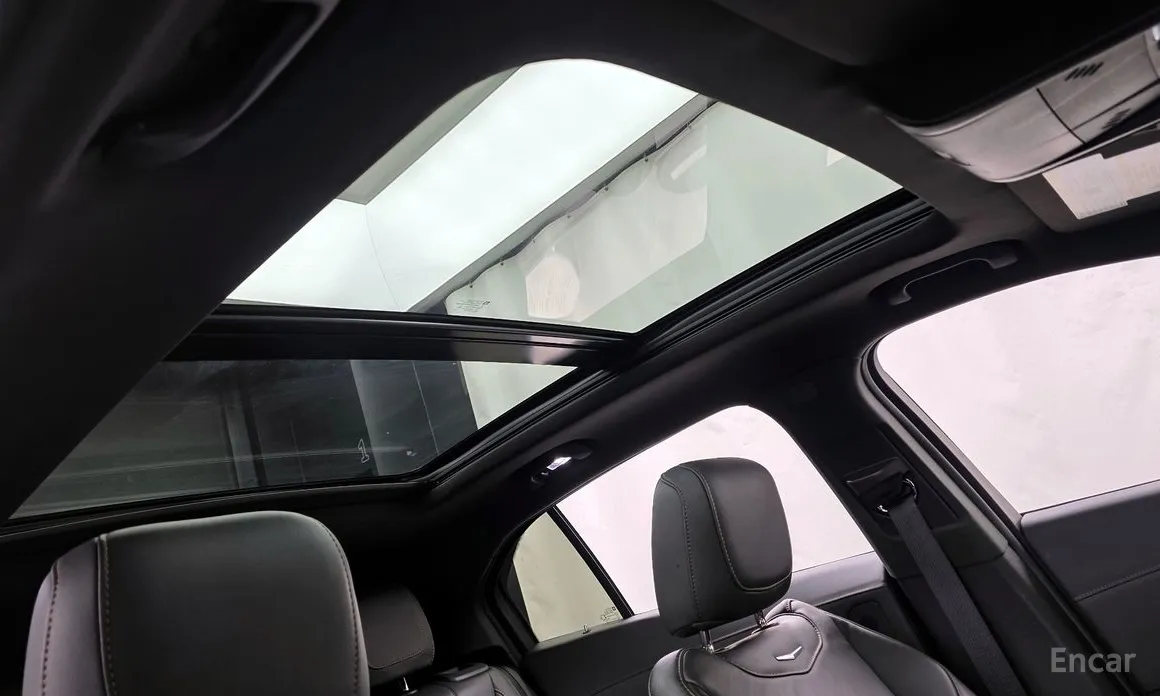 Фото 17 - Cadillac XT4