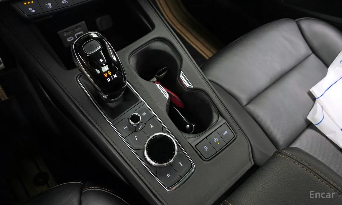 Фото 9 - Cadillac XT4