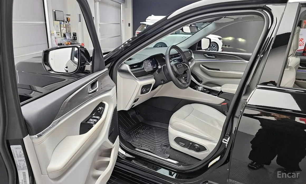 Фото 10 - Jeep Cherokee