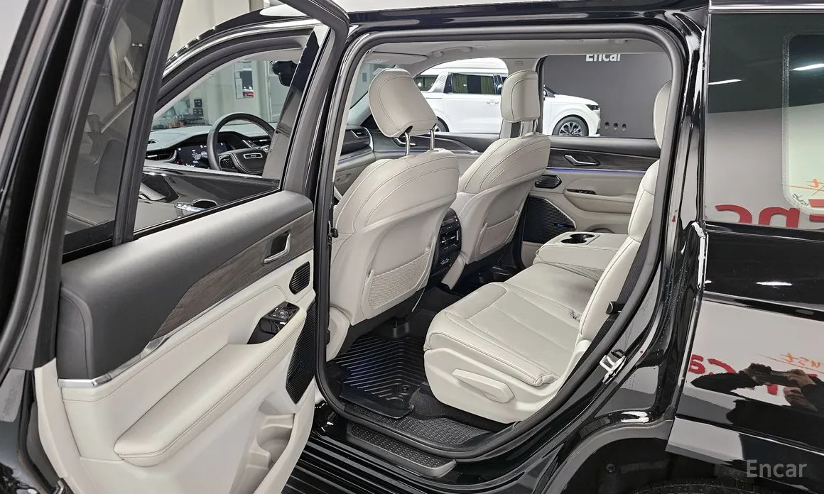 Фото 11 - Jeep Cherokee