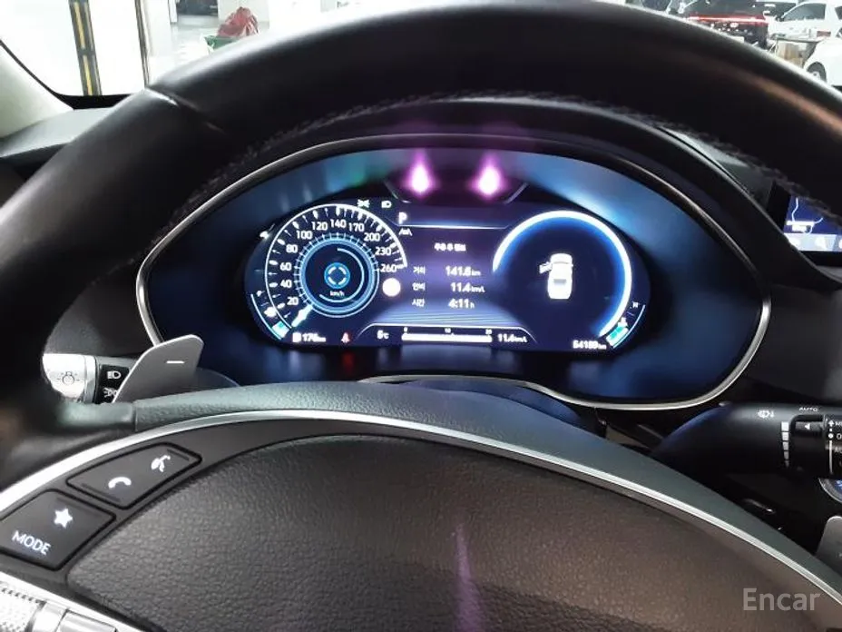 Фото 12 - Genesis G80