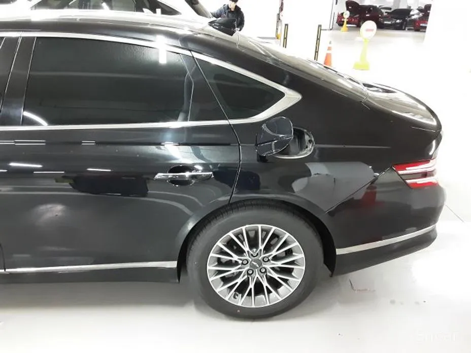 Фото 4 - Genesis G80