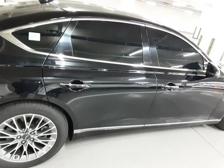 Фото 6 - Genesis G80