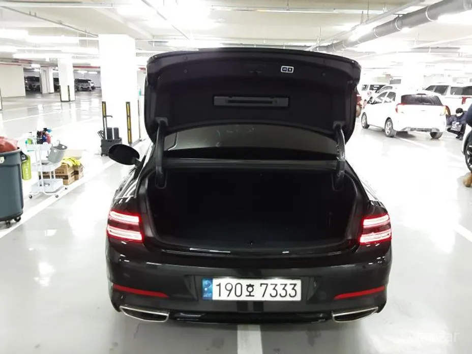 Фото 9 - Genesis G80