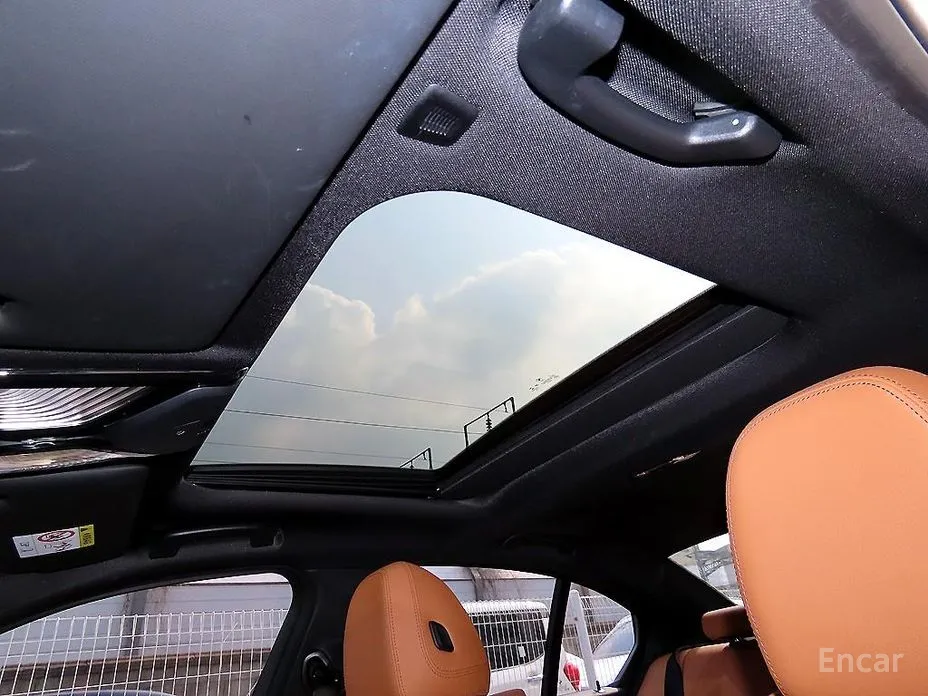 Photo 17 - BMW 3 Series