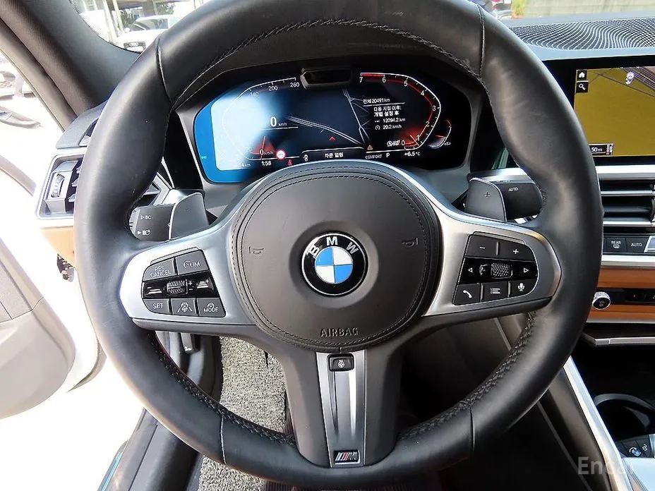 Photo 8 - BMW 3 Series