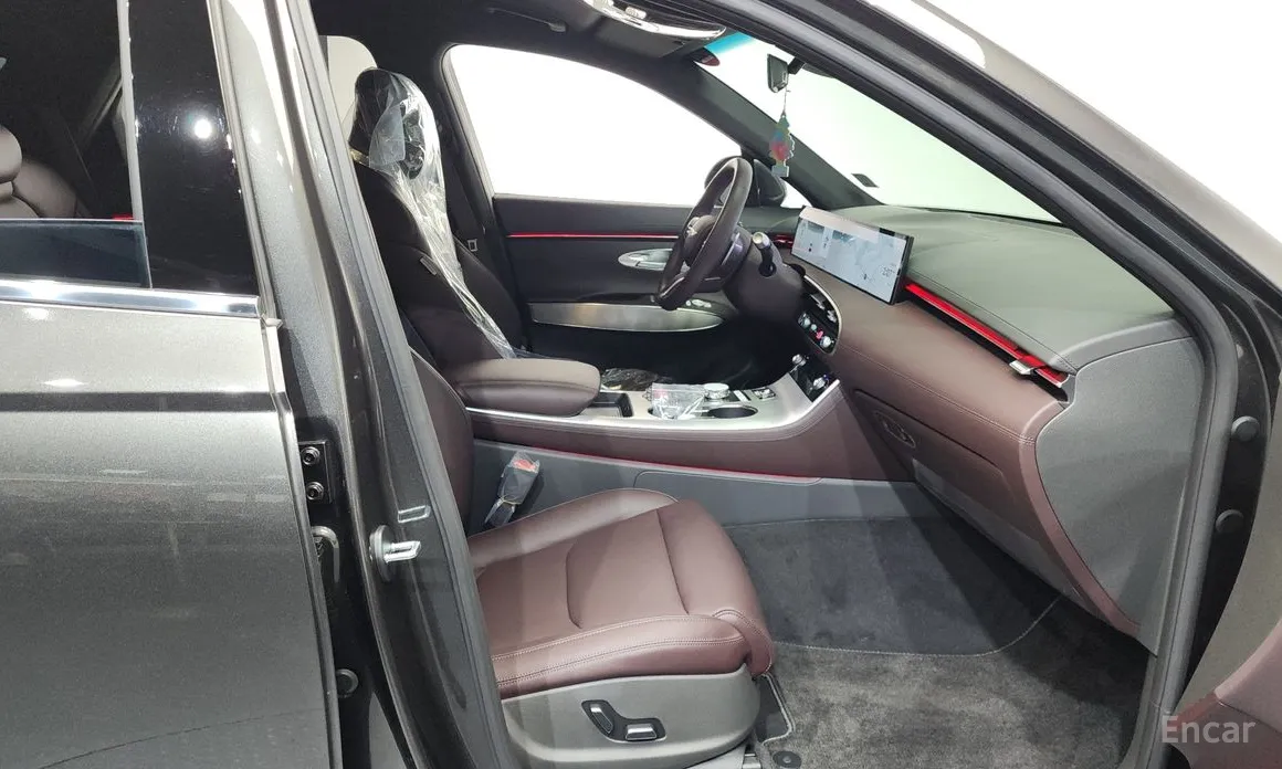 Фото 11 - Genesis GV70