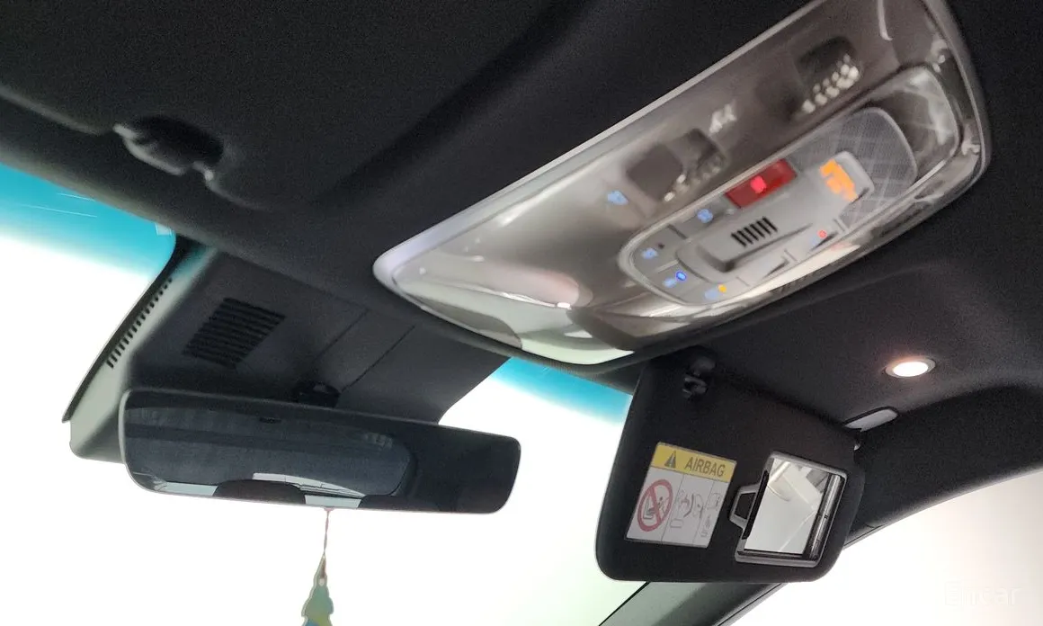 Фото 18 - Genesis GV70