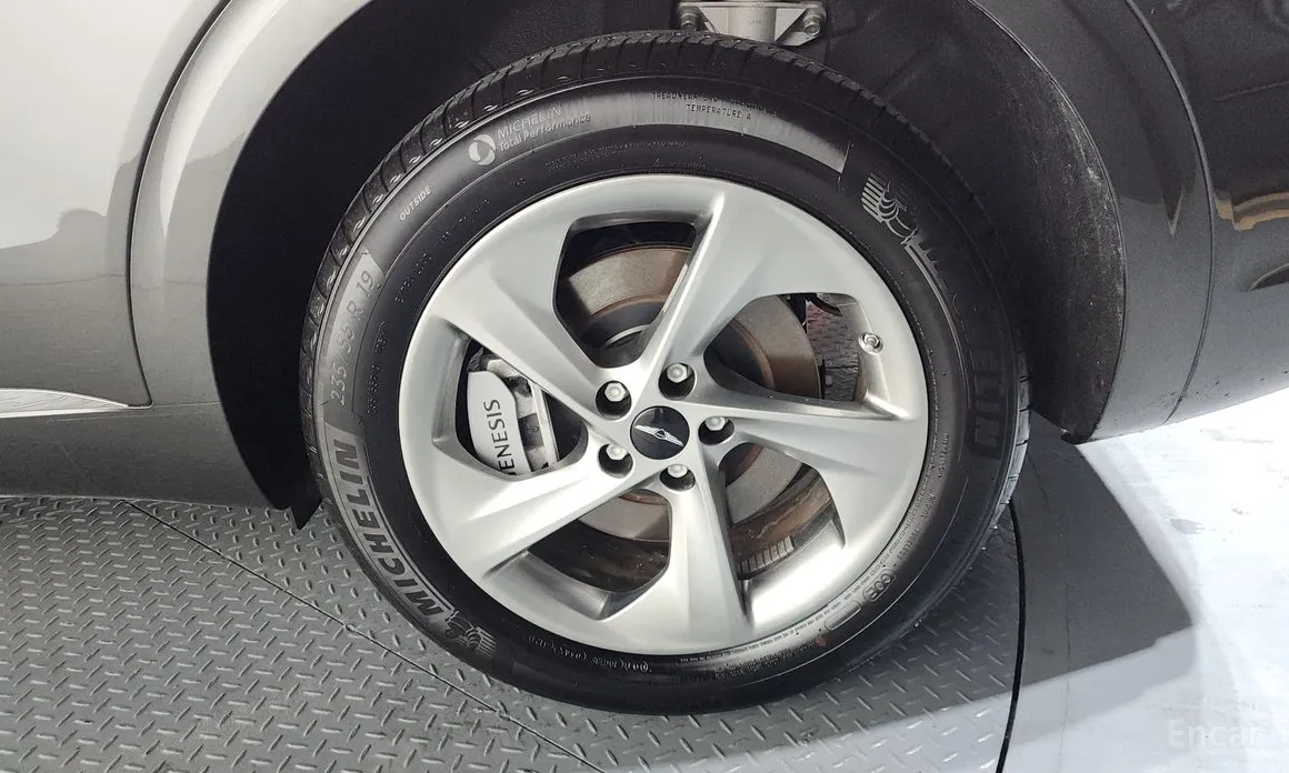 Фото 5 - Genesis GV70