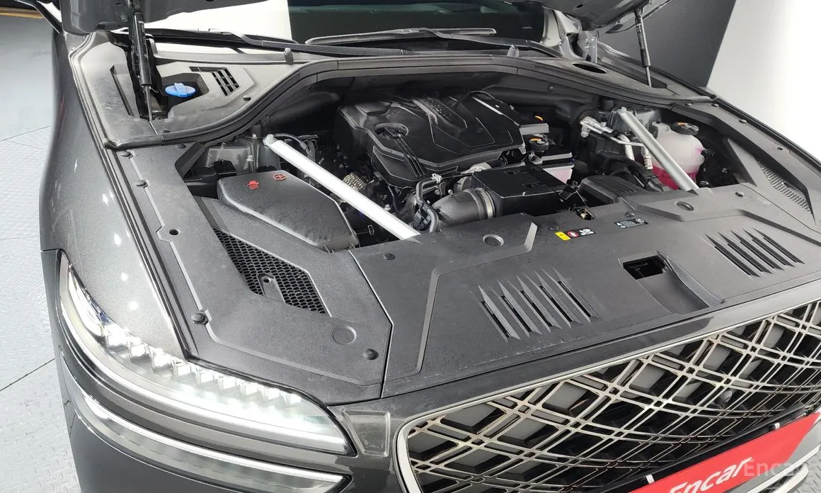 Фото 6 - Genesis GV70