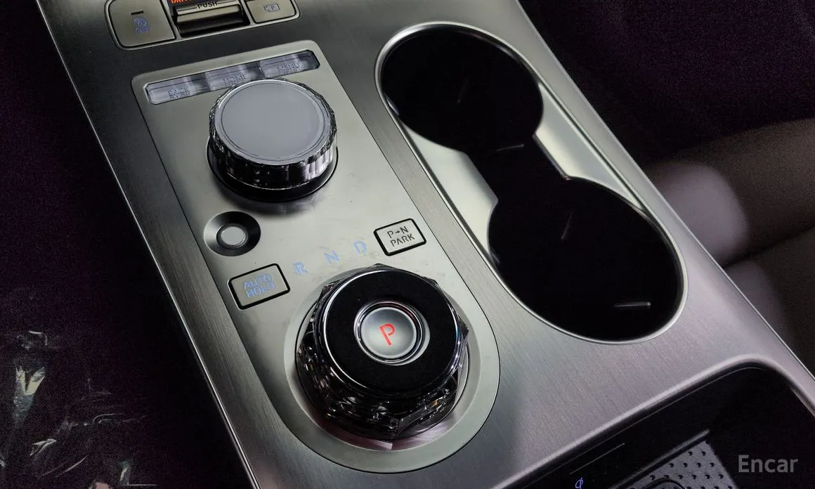 Фото 9 - Genesis GV70