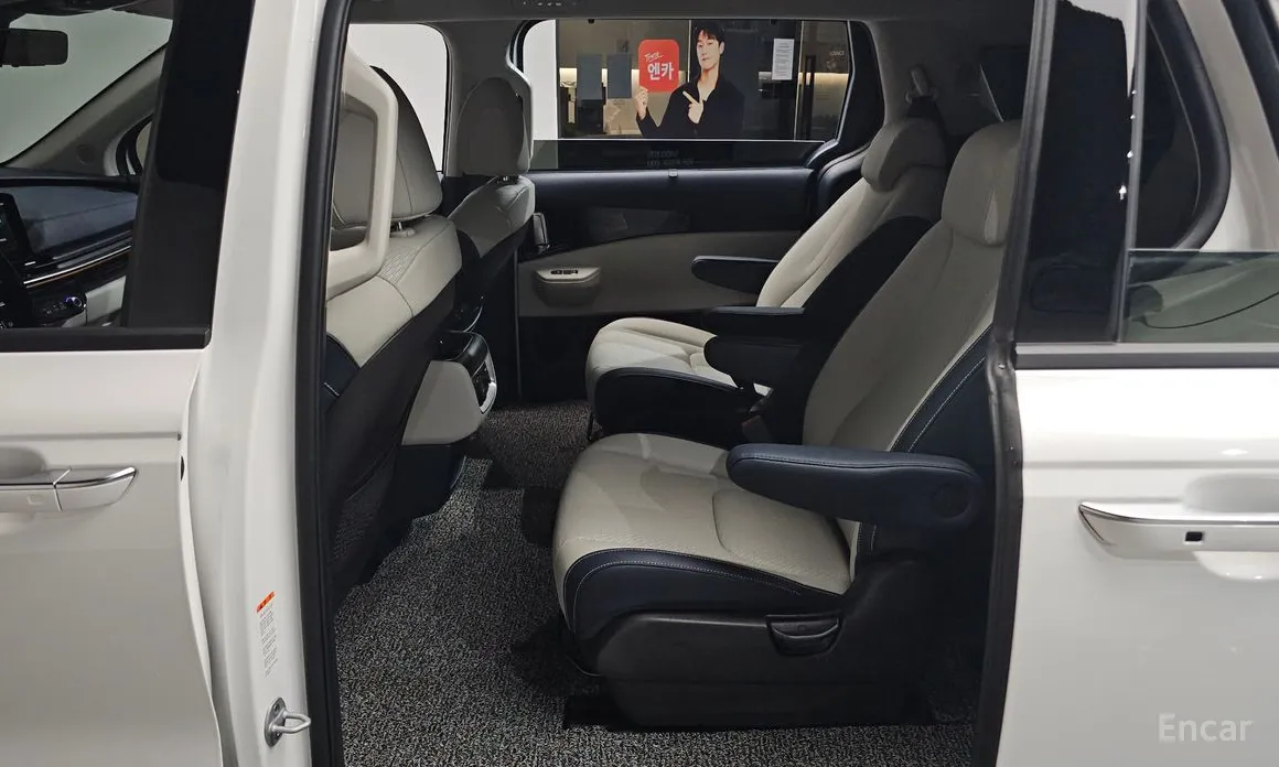 Фото 12 - Kia Carnival