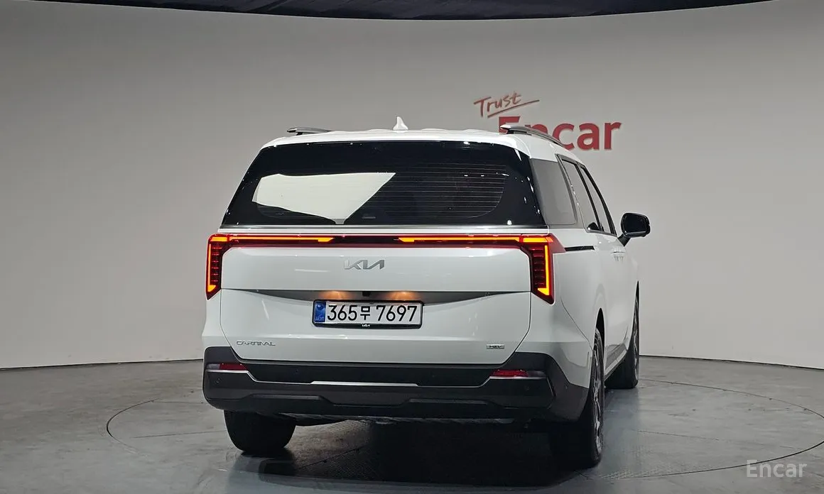 Фото 4 - Kia Carnival