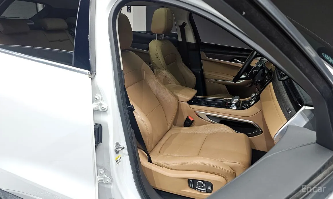 Фото 12 - Jaguar F-Pace