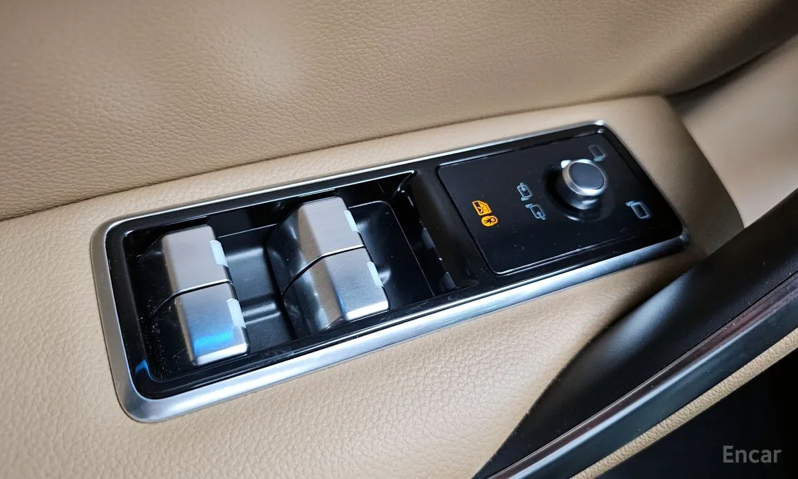 Фото 14 - Jaguar F-Pace