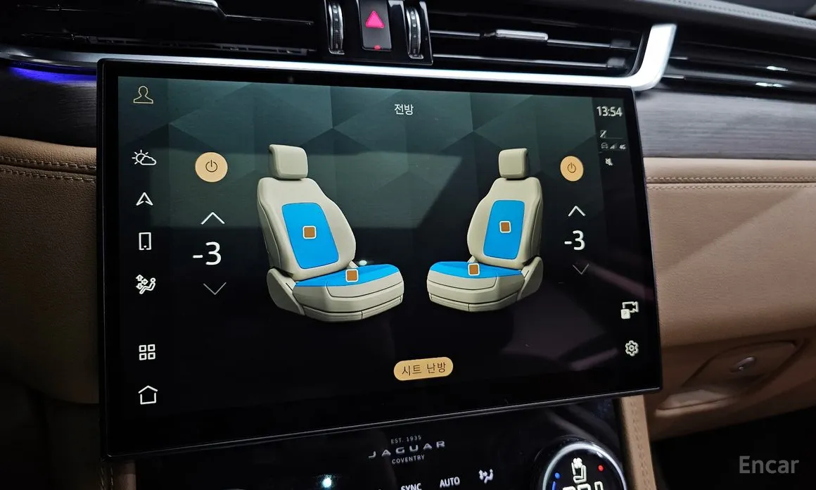 Фото 16 - Jaguar F-Pace