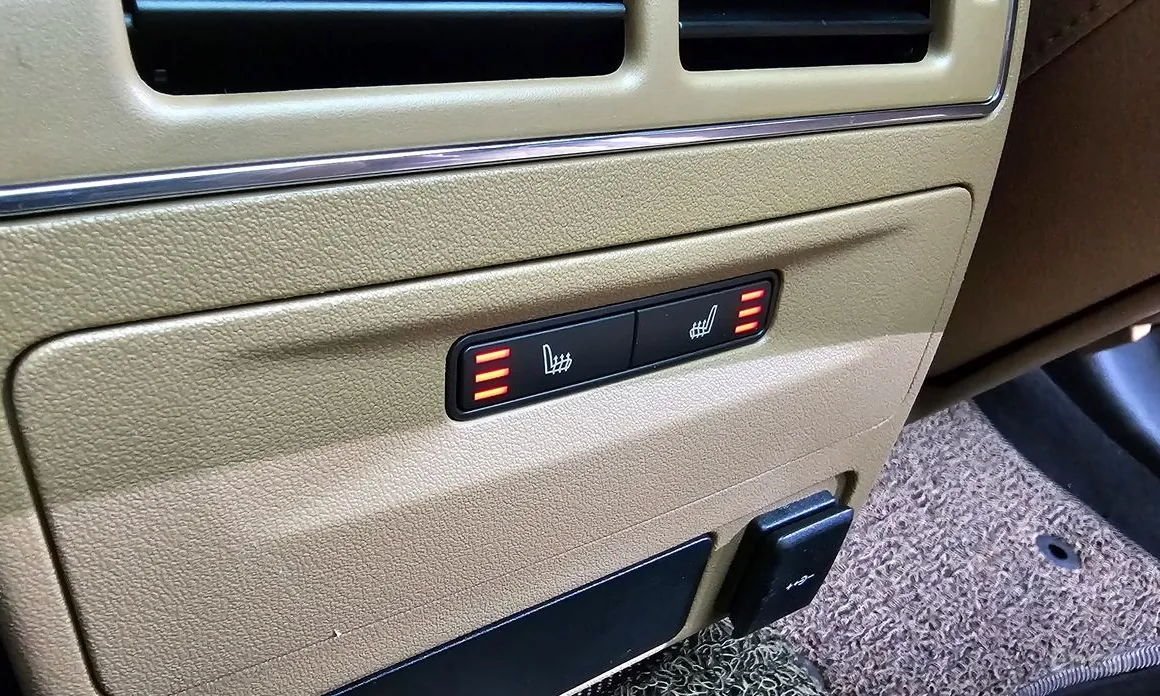 Фото 17 - Jaguar F-Pace