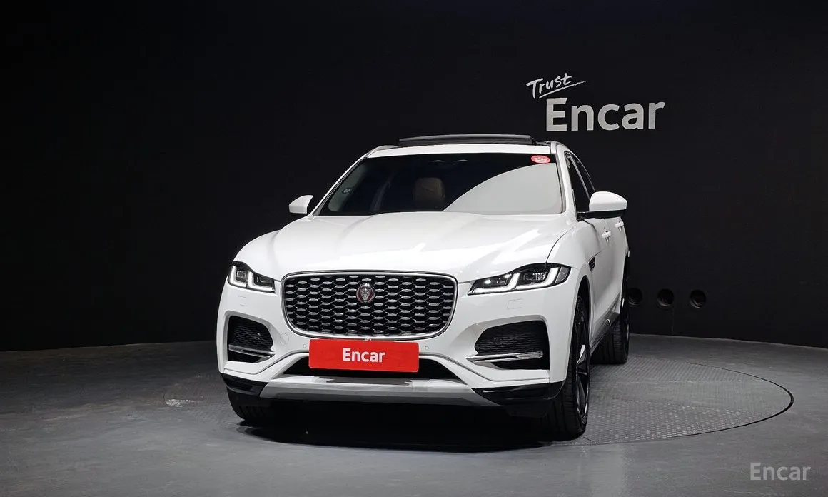 Фото 3 - Jaguar F-Pace