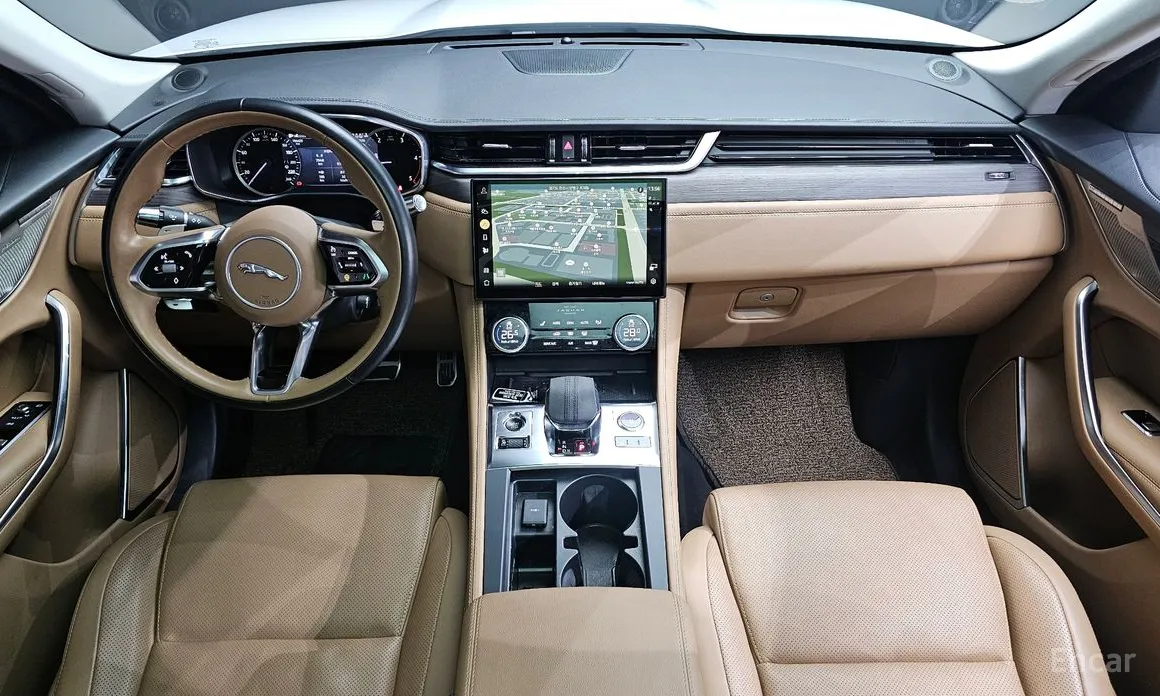 Фото 7 - Jaguar F-Pace