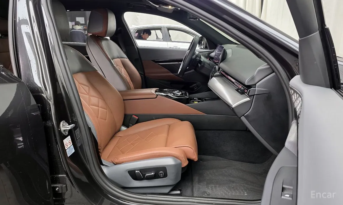 Фото 11 - BMW 5 Series