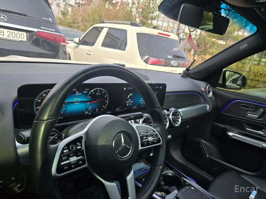 Фото 12 - Mercedes-Benz GLB-Class