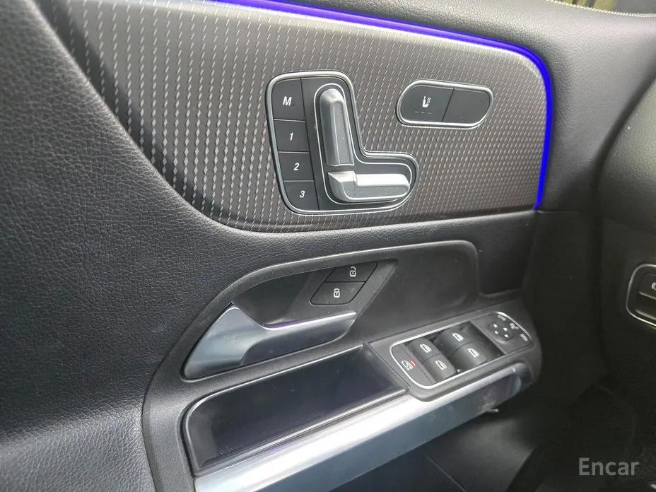 Фото 13 - Mercedes-Benz GLB-Class