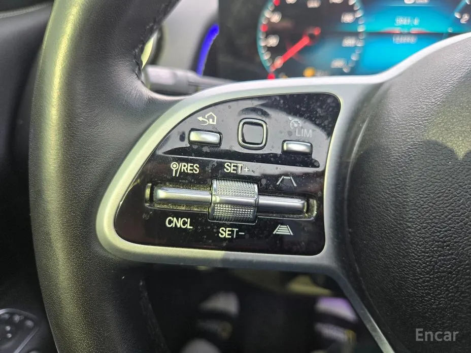 Фото 14 - Mercedes-Benz GLB-Class