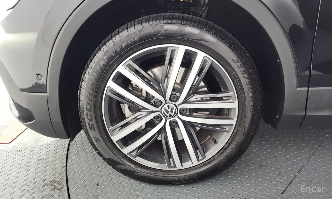 Фото 5 - Volkswagen Tiguan