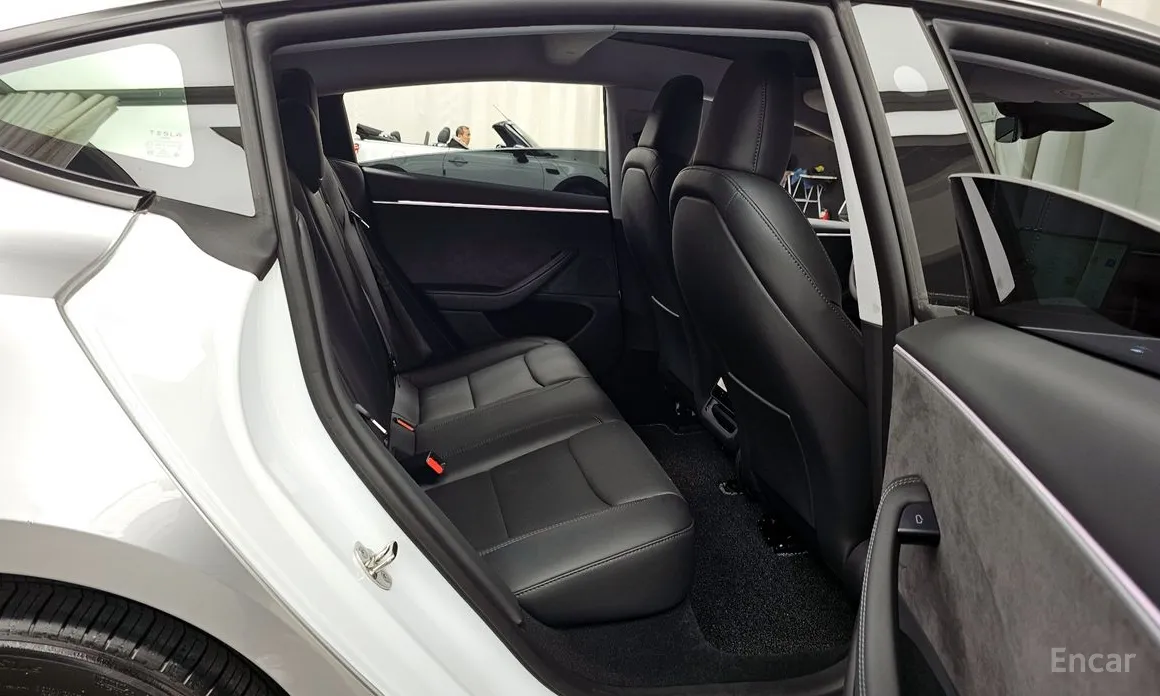 Фото 12 - Tesla Model 3