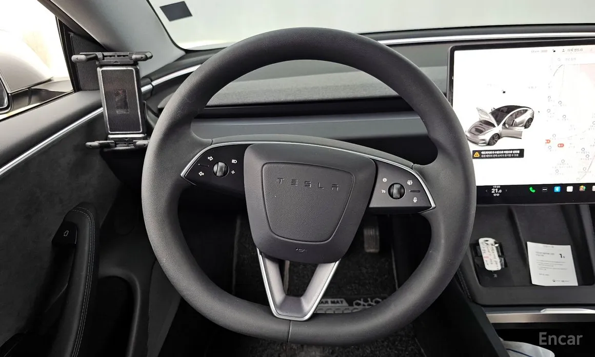 Фото 13 - Tesla Model 3