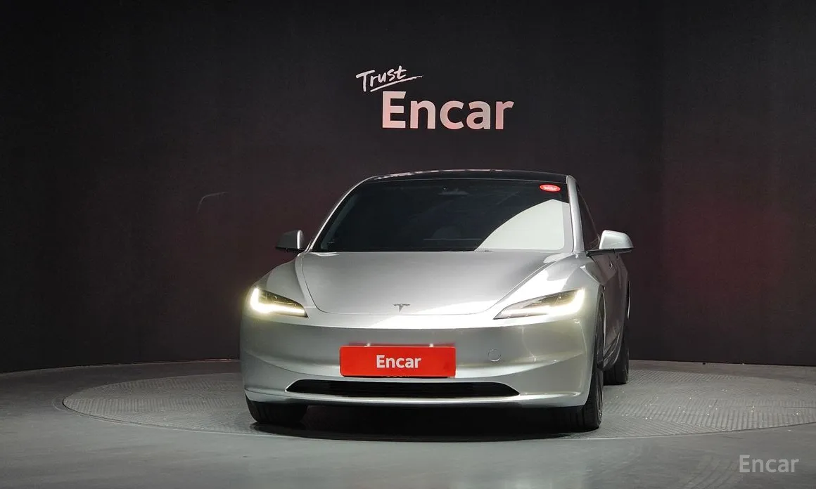 Фото 3 - Tesla Model 3