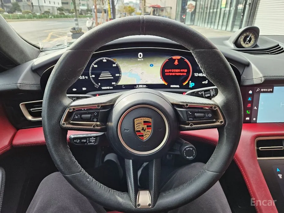 Photo 6 - Porsche Taycan