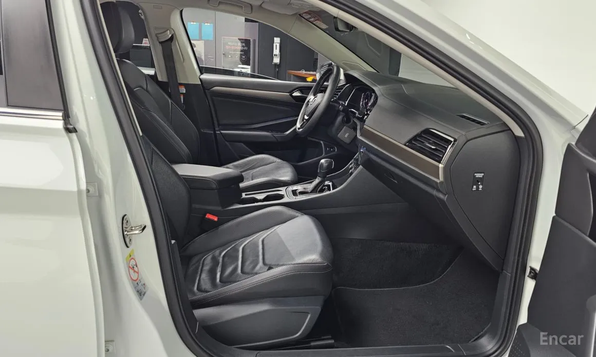 Photo 11 - Volkswagen Jetta