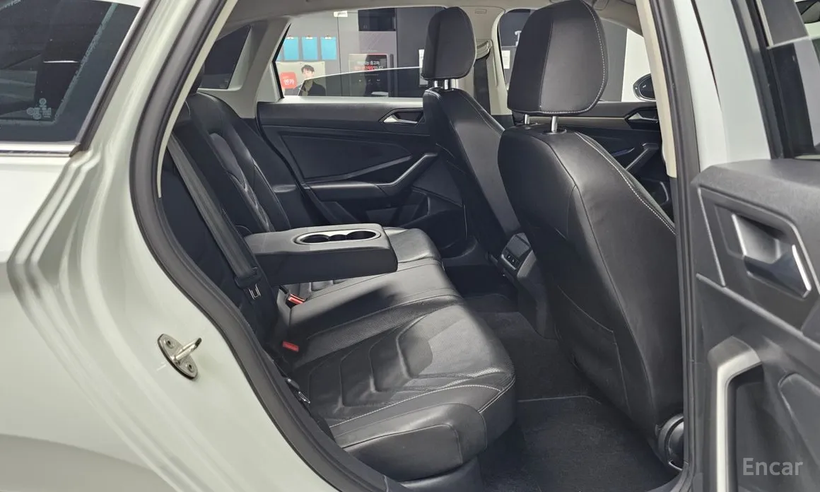 Photo 12 - Volkswagen Jetta