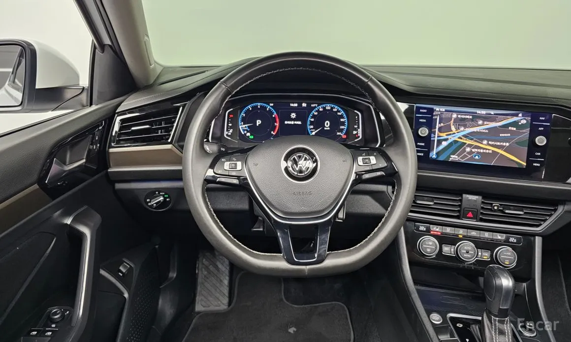 Photo 13 - Volkswagen Jetta